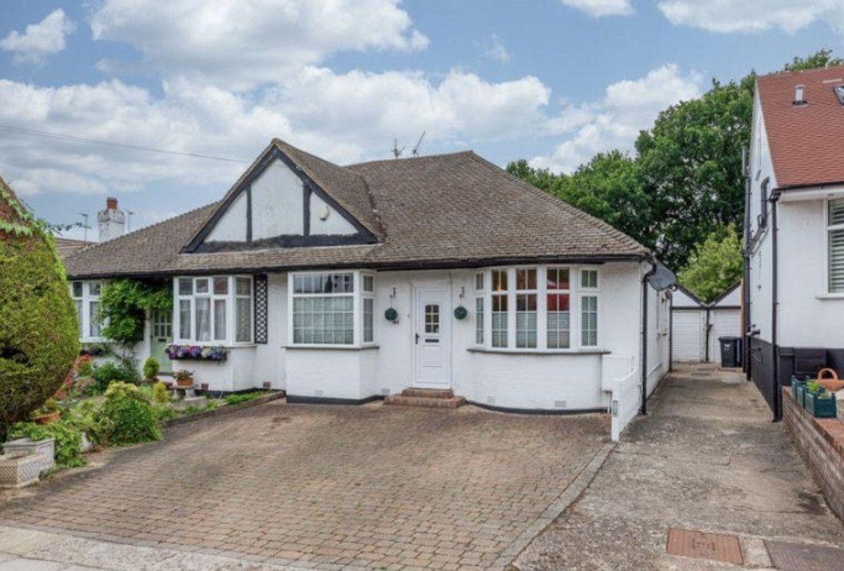 Longfield Avenue, Mill Hill